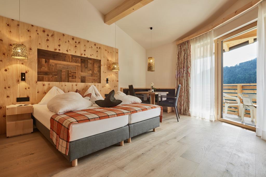 קולפוסקו Mountain Hotel Mezdi מראה חיצוני תמונה